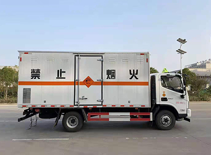 九龙爆破器材运输车